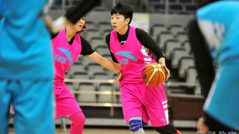 标题：2025-26赛季WCBA新疆女篮赛程全解析 武桐桐率全新战舰冲击季后赛更高名次